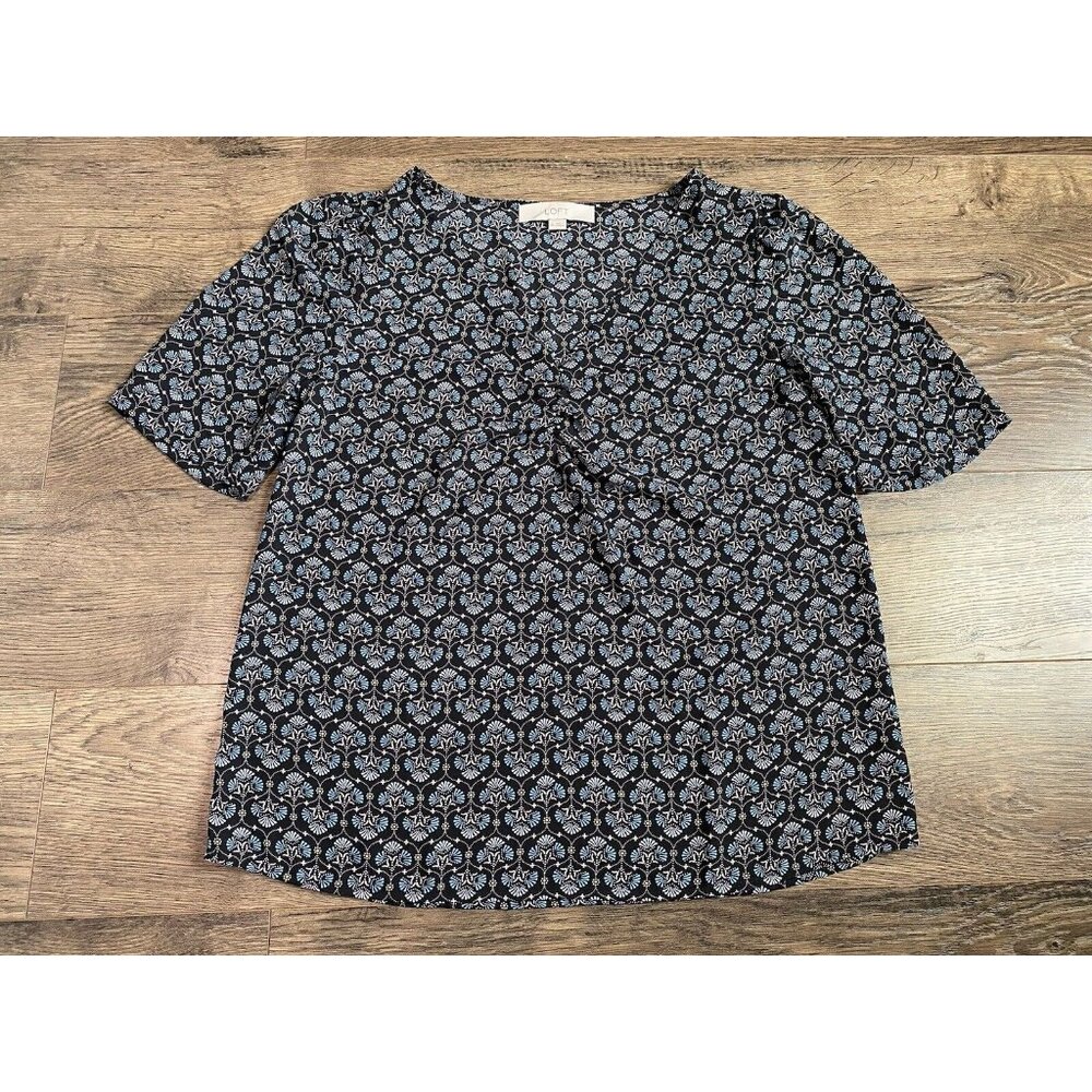 EUC Womens LOFT Blouse Short Sleeve V-neck Lightweight Size‎ XS